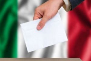 SEX ORAL ÎN SCHIMBUL VOTURILOR, ultima strategie electorală în Italia. POZELE CU INDIVIDA sunt +18. Galerie foto