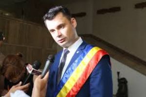 Dobre viseaza la reabilitari termice, in Ploiesti. Ludovic Orban nu il lasa