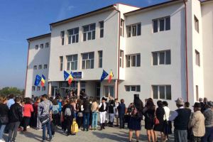 Copil atins cu joarda de un învăţător