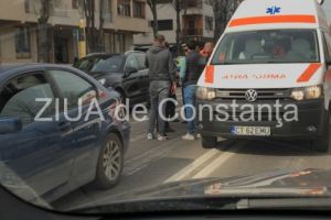 Imagini de la eveniment: Constanta. Accident rutier pe bulevardul Alexandru Lapusneanu. Doua masini implicate (galerie foto)  