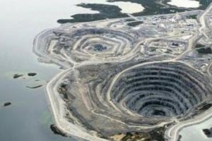 PREMIERĂ în lumea ȘTIINȚEI. Mineral INSTABIL adus la SUPRAFAȚĂ de la 700 de km ADÂNCIME