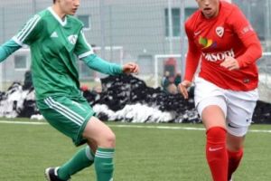 Jucătoarea ignorată între ai ei, adorată de alţii