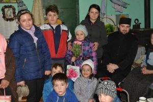 Copiii din Deleni, aproape de cei nevoiaşi