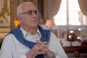 Celebrul designer Givenchy s-a stins din viata la 91 de ani