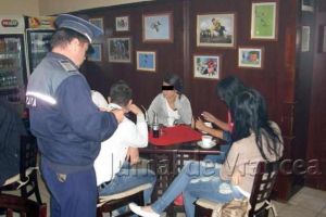 Razie în baruri şi discoteci, cu SUTE de amenzi aplicate în două zile