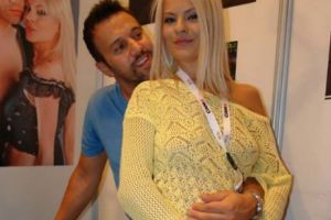 Titus Steel şi soţia lui, în IPOSTAZE NEAȘTEPTATE! Cum arătau pe vremuri, când ÎȘI FĂCEAU DE CAP pe platourile de filmare 