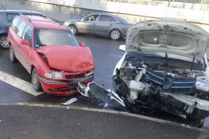 ACCIDENT la Maranata! S-au „PUPAT” bot în bot în faţa bisericii