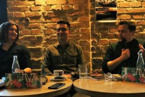 FOTOGALERIE: Poeţi în dialog despre cuvintele „tari” în literatură, inspiraţie şi control