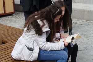 Primaria Ramnicului si Biblioteca Judeteana îi provoacă pe râmniceni să citească şi să fie generoşi