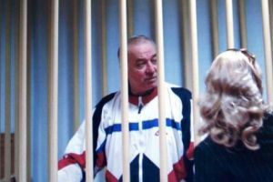 Informaţiiile care pot SCHIMBA RADICAL cazul SPIONULUI rus OTRĂVIT în UK. Bărbatul putea fi AVERTIZAT 