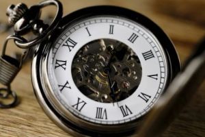 ORA de VARĂ 2018: ADEVĂRUL despre SCHIMBAREA OREI. Știrea care i-a INDUS în EROARE pe români 