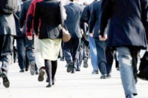 Scade numărul salariaţilor