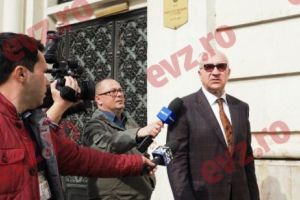 Cronică de instanţă. Tiberiu Urdăreanu, „descusut” despre plicul dat unui fost ministru: „L-am pus între noi”