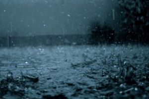 VREMEA ne JOACĂ FESTE. După câteva zile ca de VARĂ, ANM anunţă PLOI TORENȚIALE şi TEMPERATURI SCĂZUTE