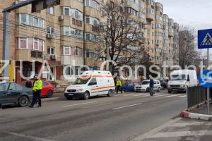 Imagini de la eveniment. Accident rutier in Constanta, pe bulevardul IC Bratianu. Un pieton a fost lovit pe trecere (galerie foto-video)   