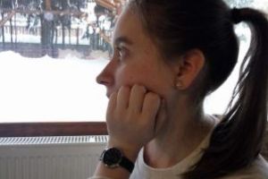 Calvarul unei adolescente. Medicii americani i-au salvat viaţa, însă la Carei i se refuză handicapul