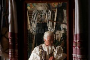 Fotograful Răzvan Voiculescu lansează albumul „ROST. 12 Hotare” la USV