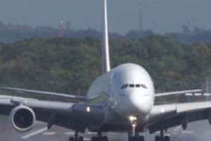 Zbori cu AVIONUL? Trebuie SĂ ȘTII ASTA