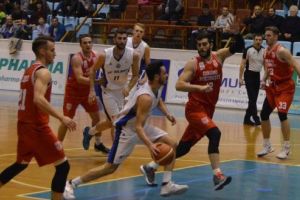 BC Mureş, umilită aşteptat şi de lider