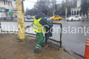 Cosurile de gunoi din Constanta, smulse pentru fier vechi (galerie foto)