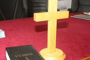 Un instructor auto şi un asistent medical, acuzaţi de infracţiuni de corupţie