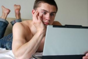 Eşti DEPENDENT de filmele pentru adulţi? Acest TEST de cinci minute poate să spună dacă ai PROBLEME sau nu