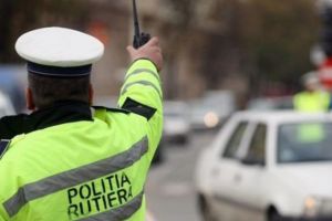 Actiuni ale Politiei Prahova, pe drumurile din judet. Mai multi soferi au devenit... pietoni