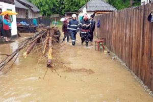 Inundaţii în 14 localităţi din judeţ