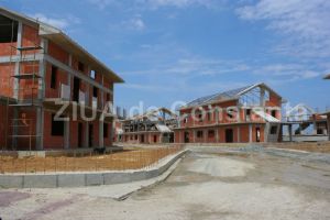 Italienii de la Fin.Co.Ge.R.o. SpA modifica blocurile ridicate in cartierul constantean Faleza Nord. Municipalitatea si-a dat acordul. Zeci de acte emise