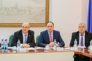 Luaţi bani şi înmulţiţi-i: „Start up Yourself”