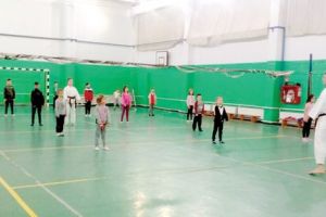 Iniţiaţi în karate tradiţional