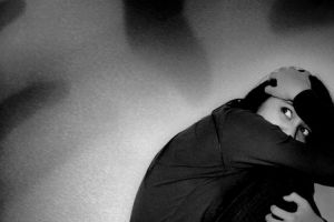 Omraam Mikhael Aivanhov: Alchimia spirituală – căutarea perfecţiunii (V): Cunoaşterea poate fi o armă contra fricii