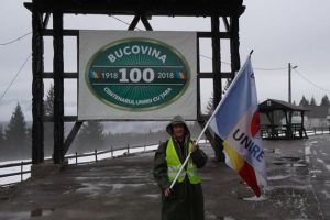 Steagul Unirii, purtat de bistriţeanul Antal Francisc, a ajuns în Bucovina