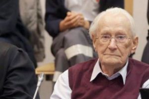 Contabilul de la Auschwitz a murit înainte de a ajunge la închisoare. Complice la moartea a 300.000 de oameni