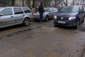 6 Noiembrie, strada care stă să se surpe