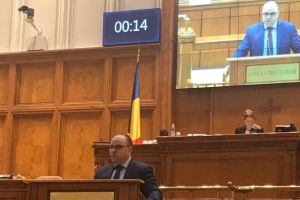 Adrian Todor : „Aradul a devenit «paradisul» contractelor fără licitaţie“