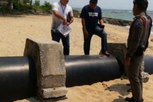 AMOR FIERBINTE PE CONDUCTĂ. Turiştii încinşi au ajuns vedete pe Internet. Pot ajunge la închisoare… Urmează IMAGINI+18