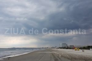 Descarcari electrice si tunete la Constanta. Se apropie furtuna. Ce spun meteorologii 