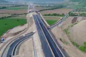 Ministrul Transporturilor anunţă când ar putea fi dechise loturile 3 şi 4 de pe Sebeş-Turda, adică 29 de km de autostradă