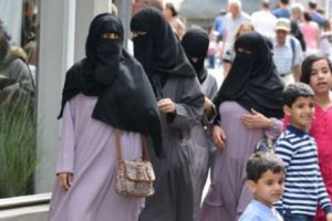 Institutul de Economie Mondială: În Germania 88,5% dintre femeile refugiate NU LUCREAZĂ