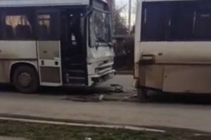 FOTO. Accident în Satu Mare. Impact între două autobuze Dräxlmaier