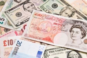 Britanicii caută medici de familie români pentru consultaţii online. Salariul e fabulos