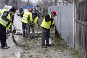 Primăria a dat startul curăţeniei de primăvară în oraşul Galaţi