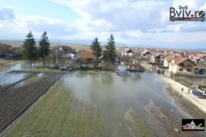 Cod Roşu de inundaţii la Braşov: imagini aeriene cu inundaţiile din Stupini