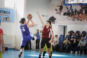 Jucatori de la BC Athletic s-au duelat in finala masculina a ONSS:  Si-a pastrat coroana. Traian l-a invins pe Decebal si la baschet! (galerie foto)