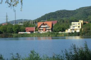 Luciul de apă al lacului Ostroveni, scos la licitaţie pentru activităţi de agrement nautic cu ambarcaţiuni fără motor