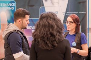 Peste 35 de companii recrutează la Târgul de Cariere Braşov. Oportunităţi de voluntariat la Electric Castle