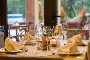 Este CEL MAI MURDAR obiect dintr-un restaurant, are aproape 200 000 de BACTERII şi te poate ÎMBOLNĂVI