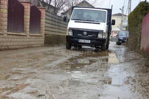 104 străzi „de pământ” din Suceava vor fi refăcute prin balastare