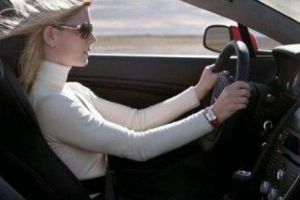 Statistică: FEMEILE sunt mai BUNE la VOLAN decât BĂRBAŢII